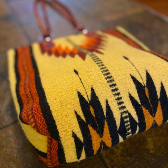 Handmade artisan-crafted Aztec Western print yellow and orange woven wool purse - Picture 7 of 10